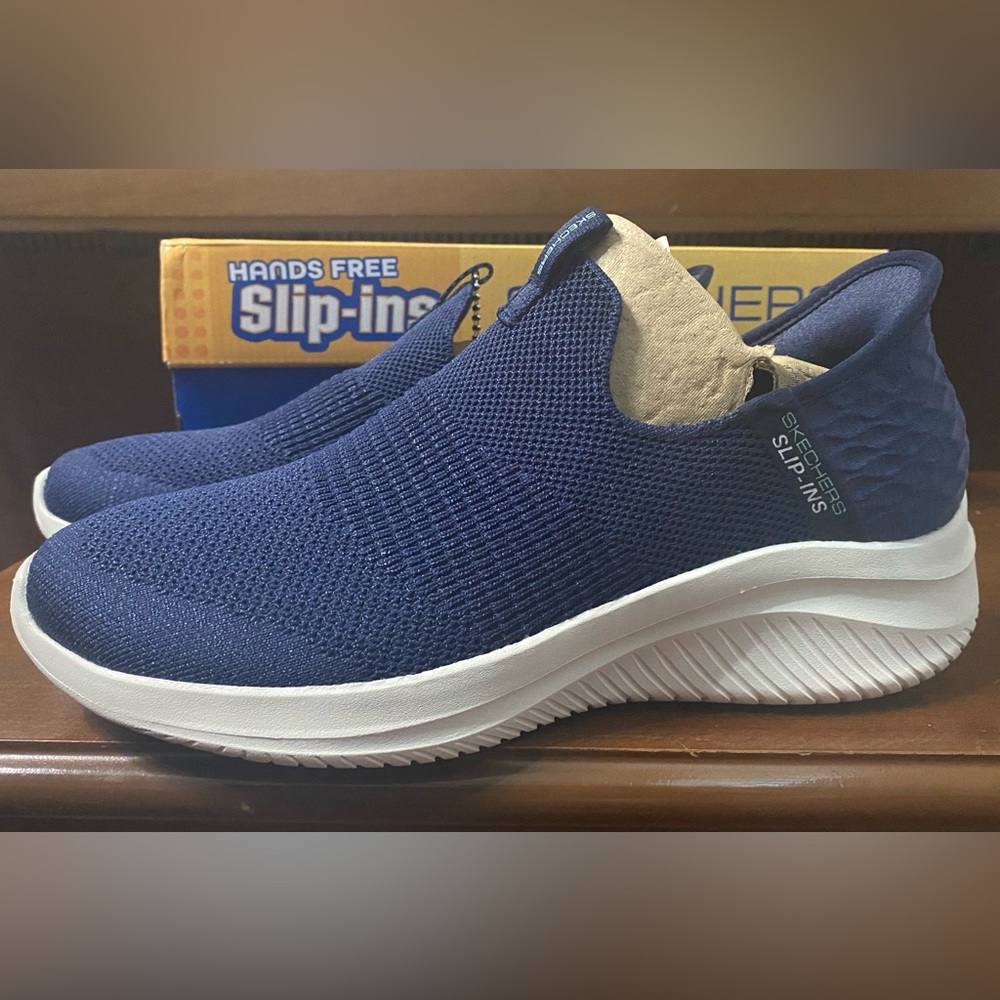 Skechers navy slipins size 9 never worn with box.